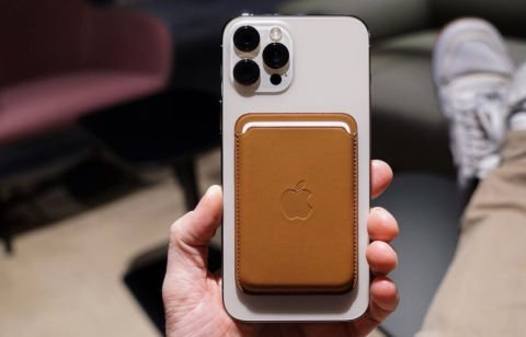 iPhone MagSafe Destekli Deri Cüzdan