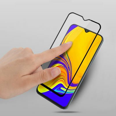 Xiaomi Redmi 8A Patinda Kenarları Kırılmaya Dayanıklı Cam Ekran Koruyucu