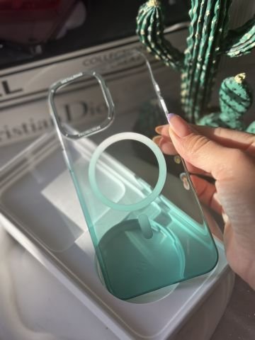 iPhone Renk Geçişli Talia Mika Magsafe Kılıf