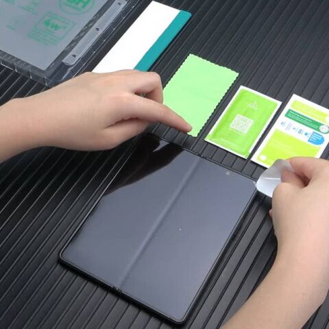 Galaxy Z Fold 2 Patinda Hizalama Aparatlı S-Fit Body Ekran Koruyucu