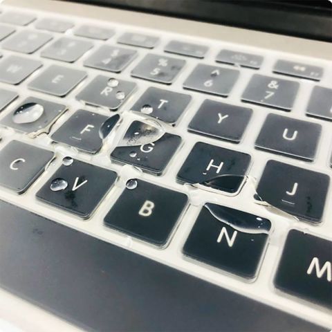 Apple Macbook 12' Retina Patinda Klavye Koruyucu Transparan Buzlu Silikon Ped
