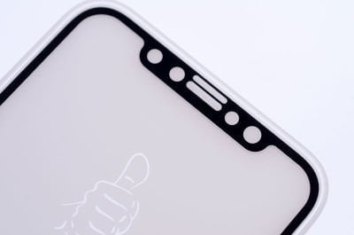 Apple iPhone X Patinda Kenarları Kırılmaya Dayanıklı Cam Ekran Koruyucu