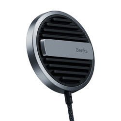 Benks MFM01 MFI Sertifikalı Standlı 15W Hızlı Şarj Özellikli Magsafe PD Wireless Şarj Aleti Siyah
